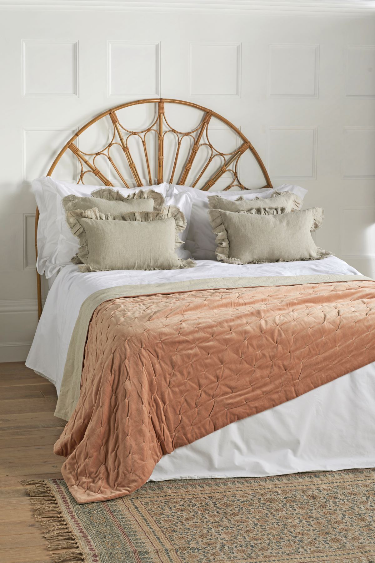 walton-co-bedspread-velvet-blush